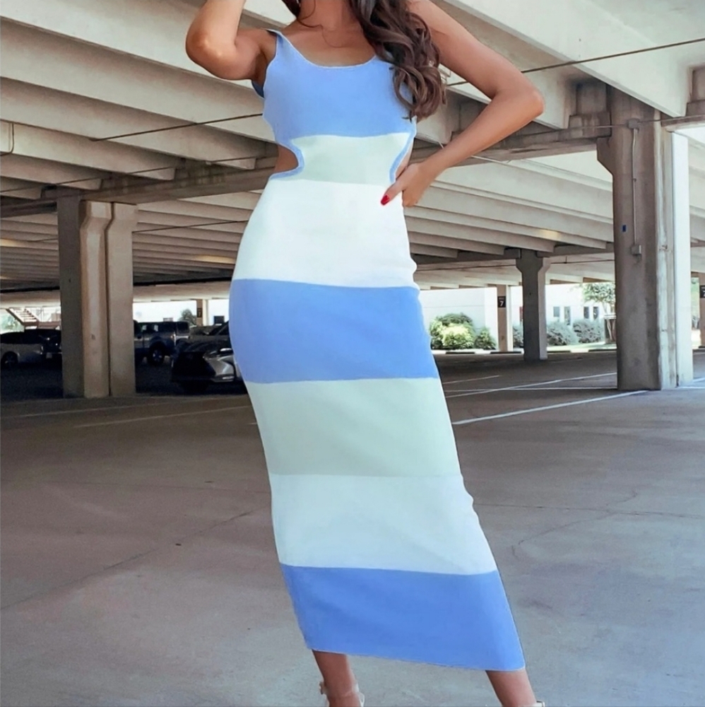 Backless maxi dress